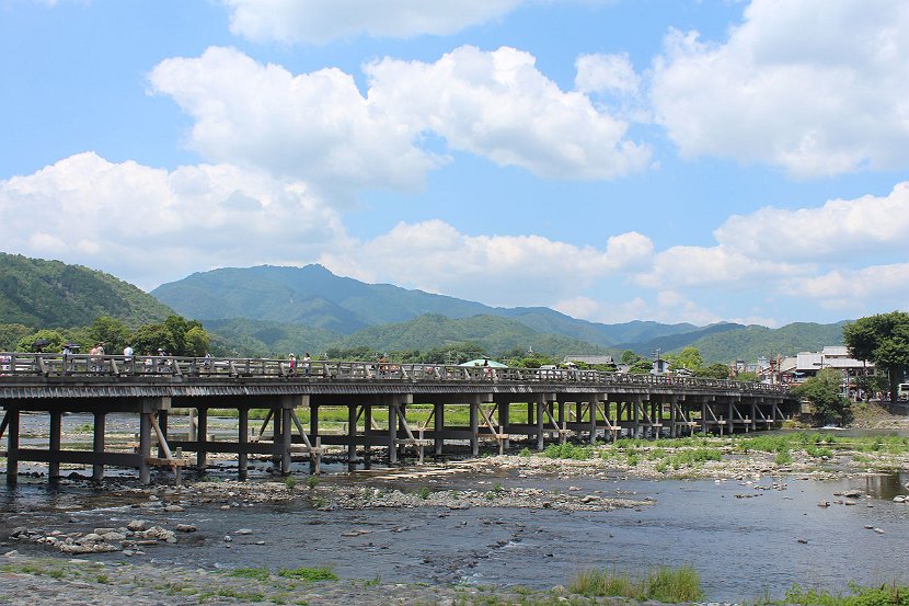 美麗的渡月橋